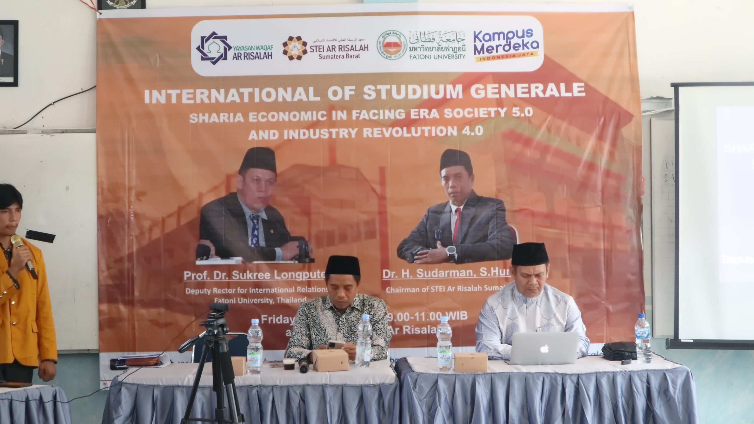 STEI Ar Risalah Sumatera Barat Sukses Gelar Kuliah Umum Internasional