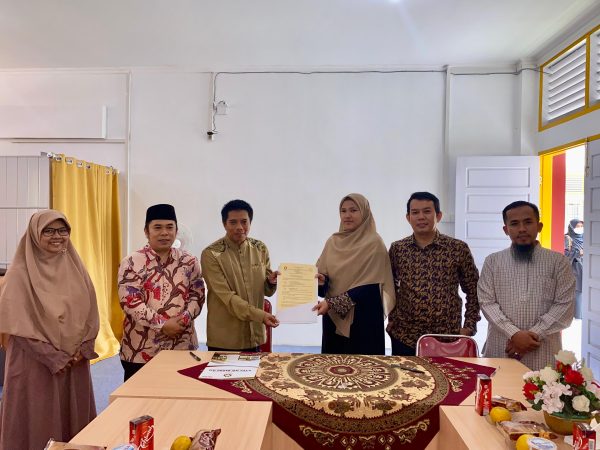 STEI Ar Risalah Sumatera Barat Teken MoU dengan Ma'had Ibnu Zubair