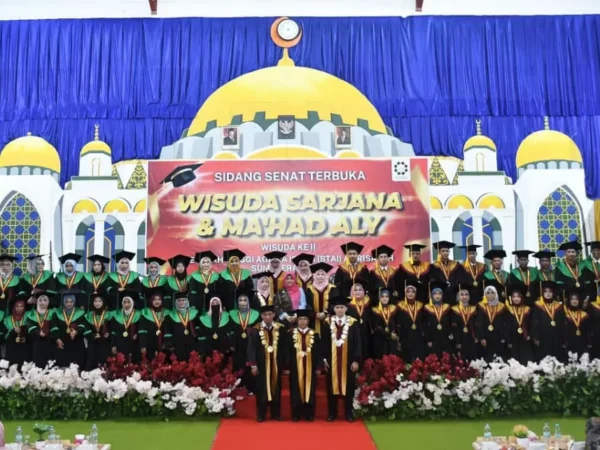 Gelar Prosesi Wisuda, STAI Ar Risalah Sumbar Lepas 75 Lulusan